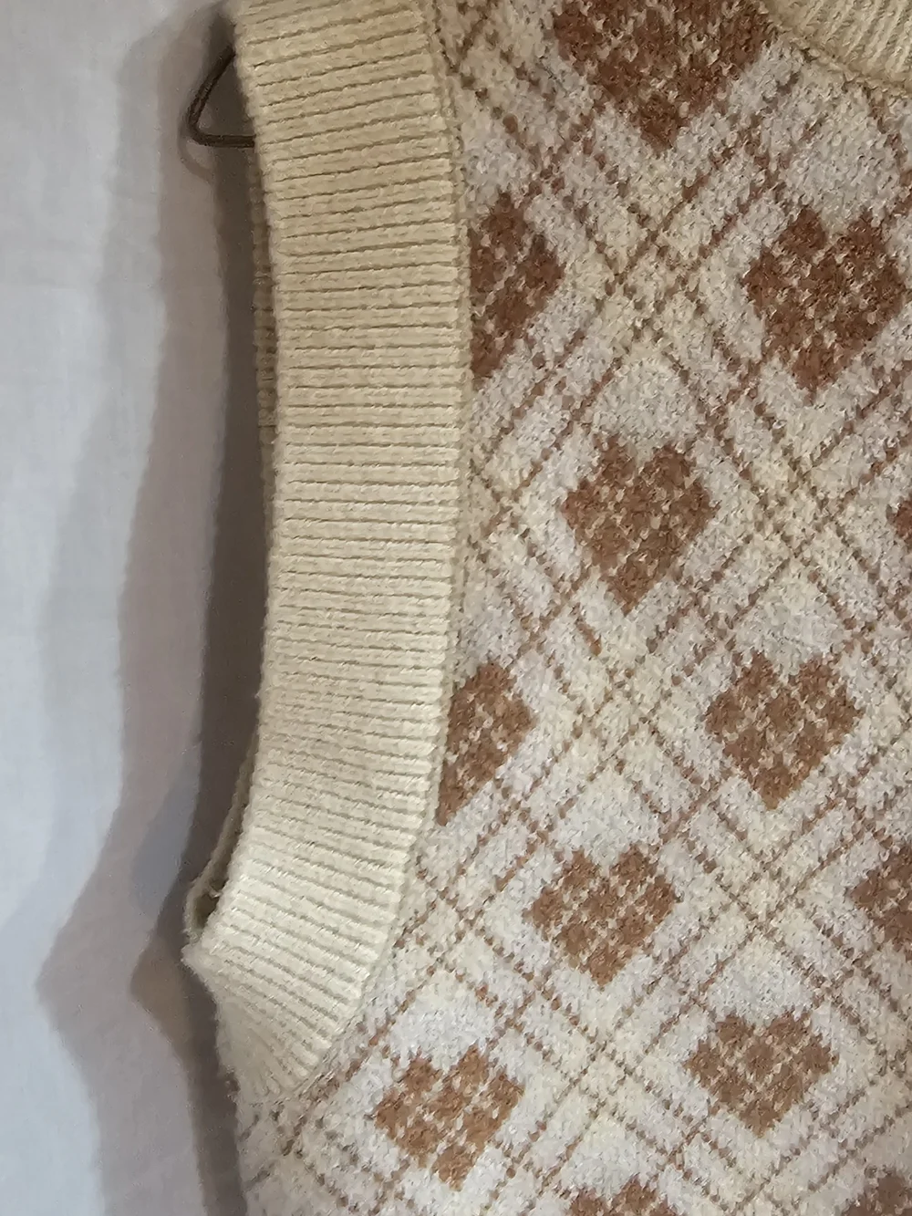 Arizona Jean Company Cream and Brown Argyle V-Neck Sweater Vest Size M Woman